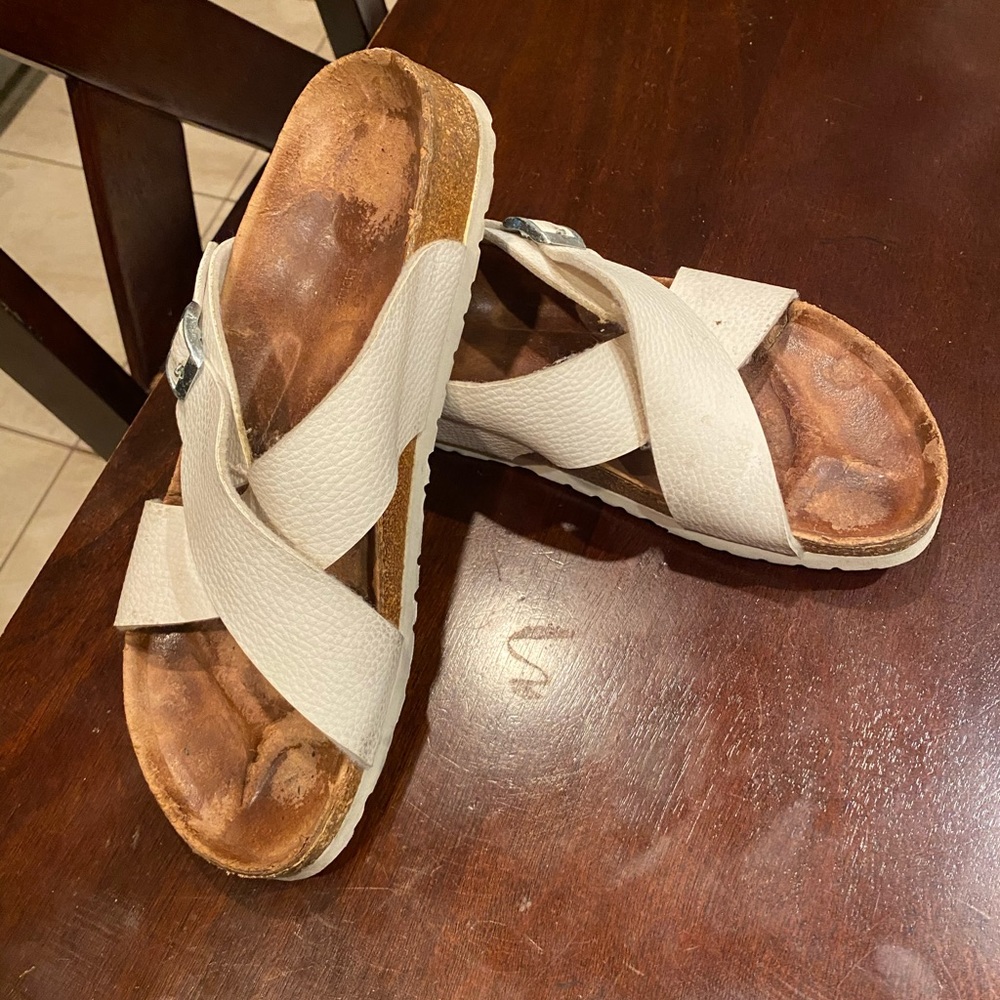 Birkenstock’s size 41 criss cross leather straps